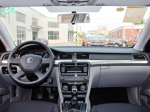 斯柯达 1.4T 手动 中控台整体