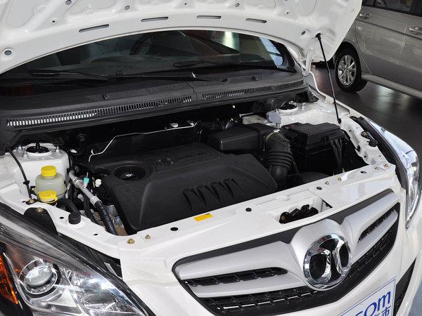 北京汽车 三厢 1.5L 自动 发动机主体特写
