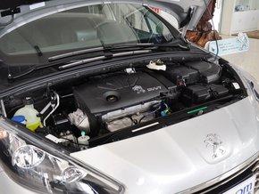 东风标致 1.6L AT 发动机主体特写