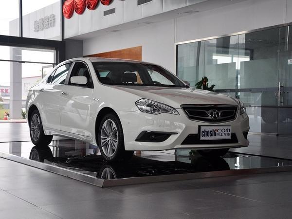 北京汽车(绅宝) 2.0T 自动 车辆右侧45度角