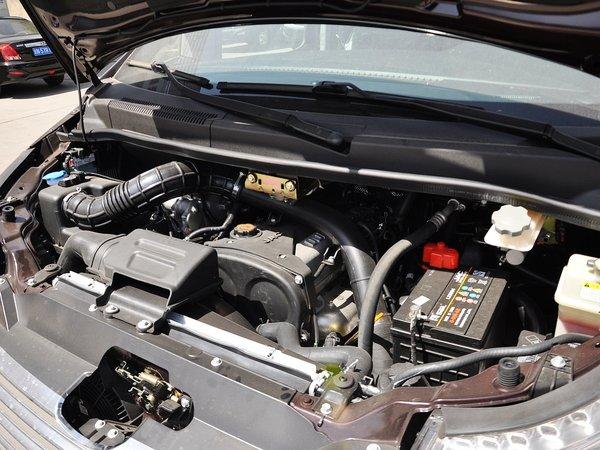 江淮汽车 2.0T 自动 发动机主体特写