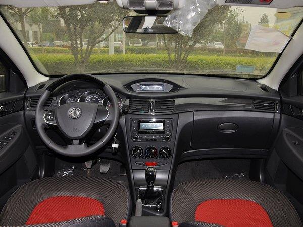 东风风神 1.6L 手动 中控台整体