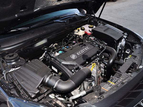 别克 1.6T 自动 发动机主体特写