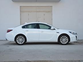 别克 2.0T 自动 车辆正右侧