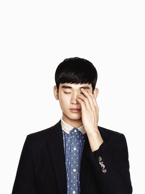 金秀贤穿休闲西装变身知性男人图