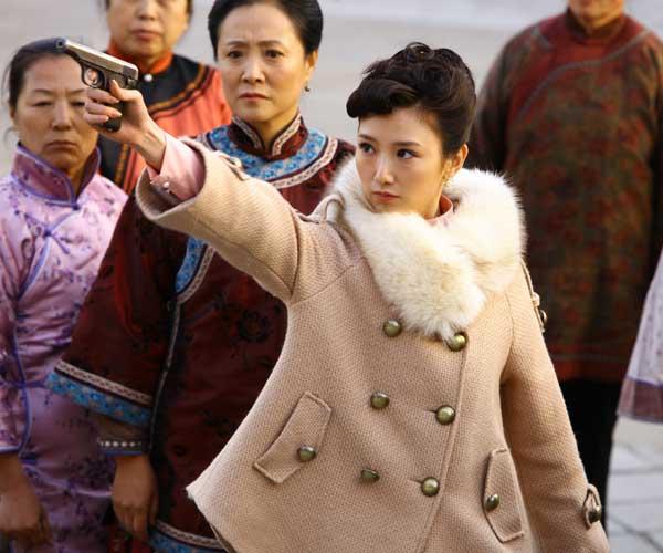 刀客演绎民国战争背景下硬汉美女悲情图