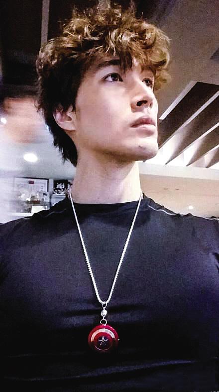 锦荣viviandawson:队长来啰!the captain is here.