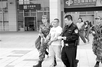 武警湖北总队恩施州支队官兵抓获在逃犯罪嫌疑人