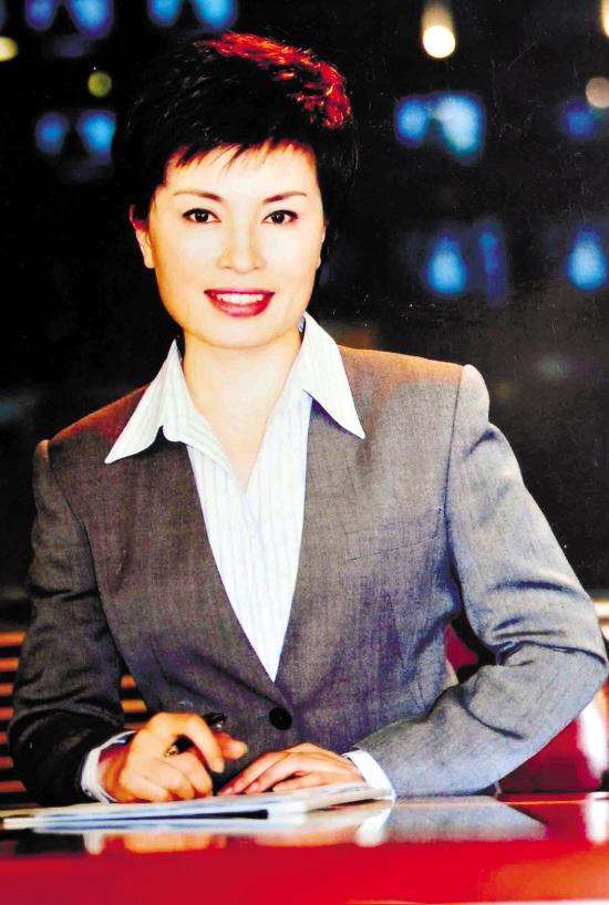 李瑞英确认告别新闻联播意外与播音结缘图