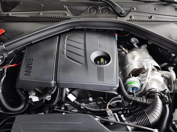 宝马(进口) 改款 116i 发动机主体特写