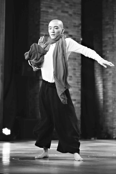 京剧裘派传人跳街舞被网友质疑不务正业图