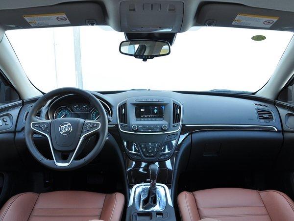 别克 2.0T 自动 中控台整体