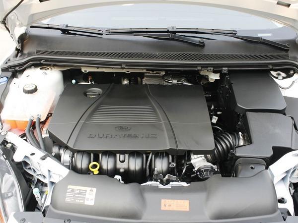 长安福特 两厢 1.8L 自动 发动机主体特写