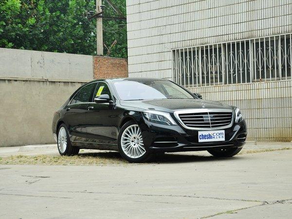 奔驰(进口) S500L 4.7T 自动 车辆右侧45度角
