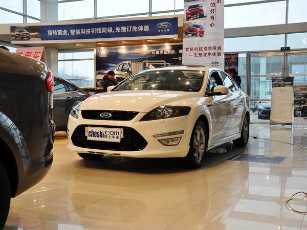 长安福特 2.0T DCT 车辆左前45度视角