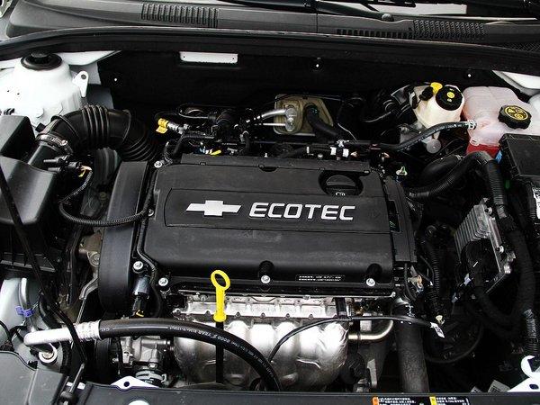 雪佛兰 1.6L MT 发动机主体特写