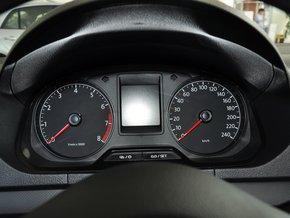 一汽-大众 1.4L 手动 方向盘后方仪表盘