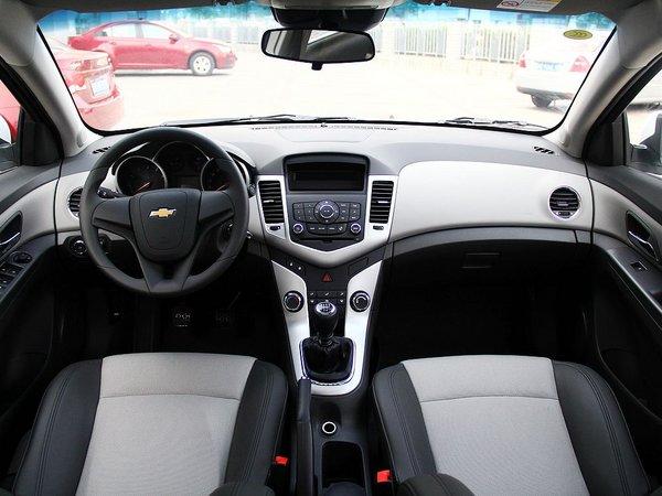 雪佛兰 1.6L MT 中控台整体