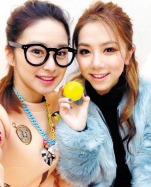 邓紫棋助阵闺蜜经纪人上喜剧综艺节目图