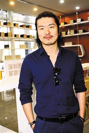 6月19日,戛纳入围短片《exit》的导演杨龙在深圳图书馆南书房和深影