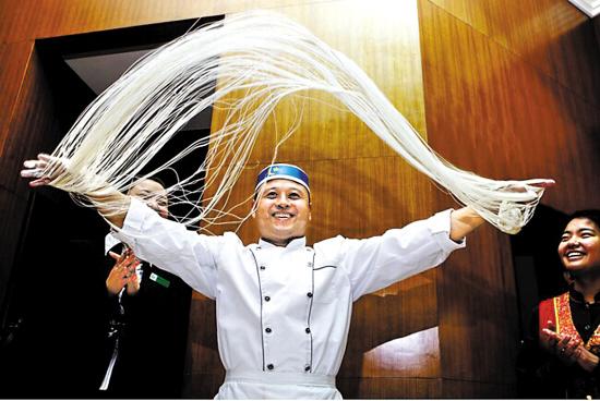 调查称蓝领工资超白领网友泪奔称要去学拉面