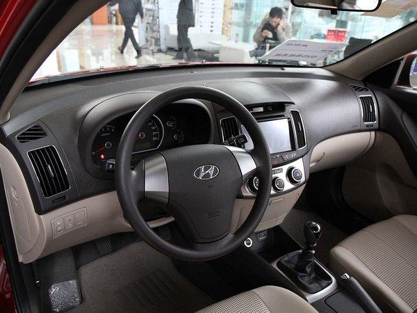�����ִ� 1.6L �ֶ� �п�̨���