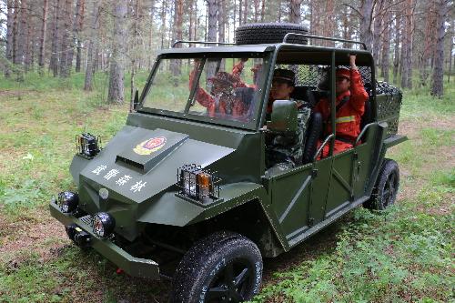 武警森林部队配发首批全地形车适应恶劣地形图