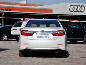 广汽丰田 尊瑞 2.5HQ CVT 车辆正后方尾部视角