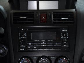 斯巴鲁 2.5L CVT 中控台中央特写