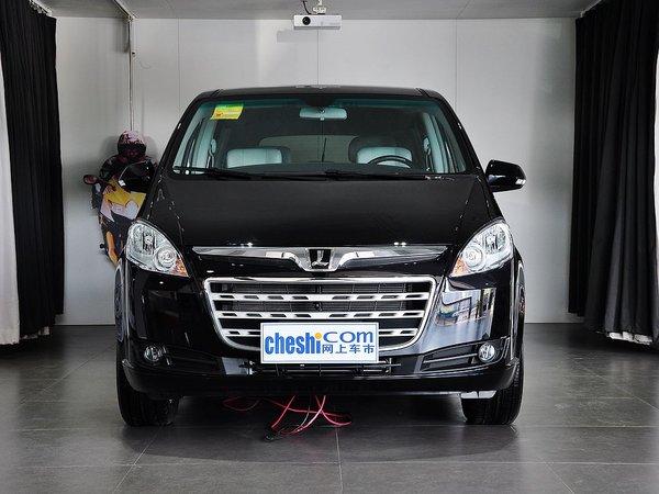 东风裕隆 2.0T 自动 车头正面视角