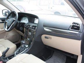 华晨中华 1.6L 自动 中控台右侧