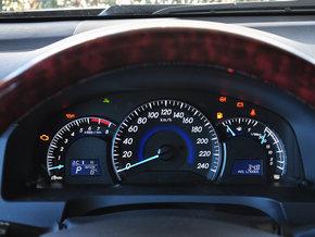 广汽丰田 2.5G 自动 方向盘后方仪表盘