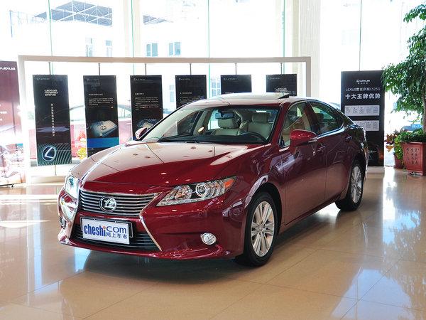 雷克萨斯 2.5 自动 车辆左前45度视角