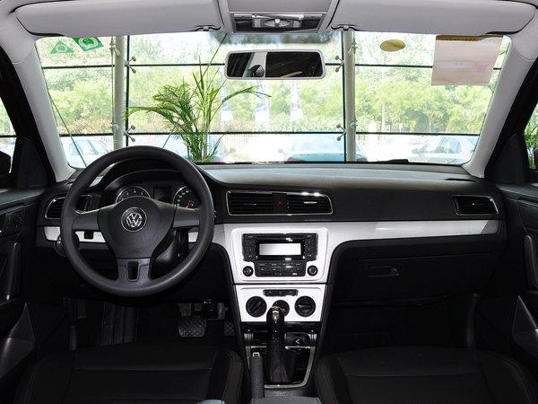 上海大众 1.6L 自动 中控台整体