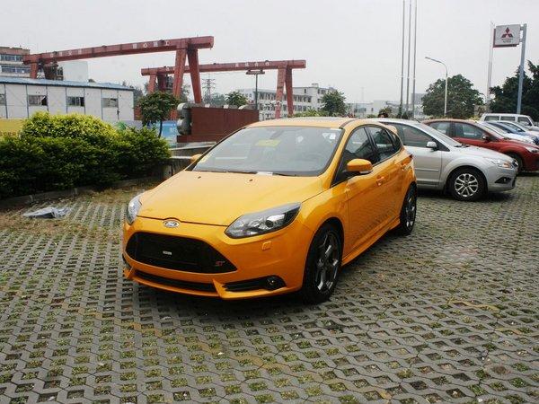 福特(进口) ST 2.0T 手动 车辆左前45度视角
