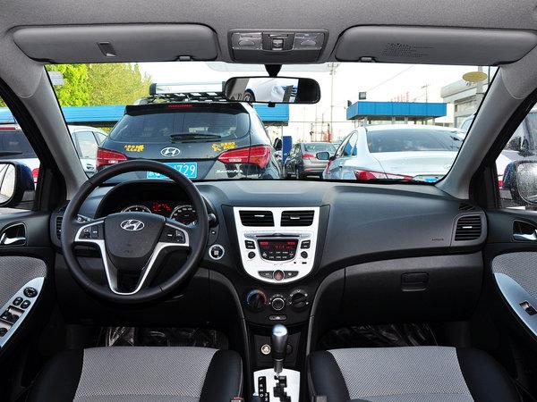 北京现代 1.6L 自动 中控台整体