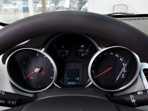 雪佛兰 1.6L SL 手动 方向盘后方仪表盘