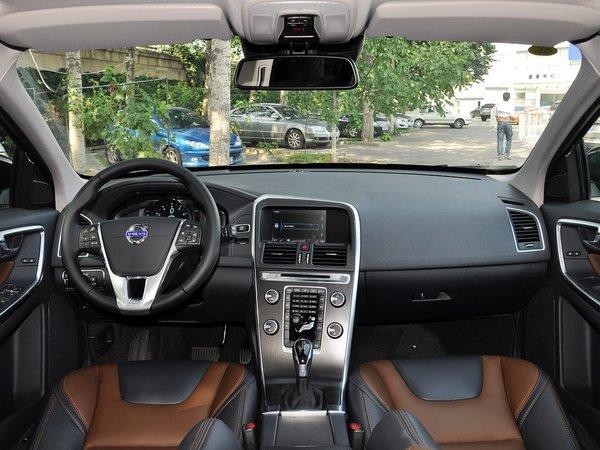 沃尔沃(进口) T5 2.0T DCT 中控台整体