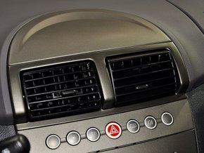 莲花汽车 三厢 1.5L 自动