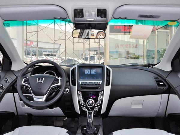 东风裕隆 2.0T 自动 中控台整体