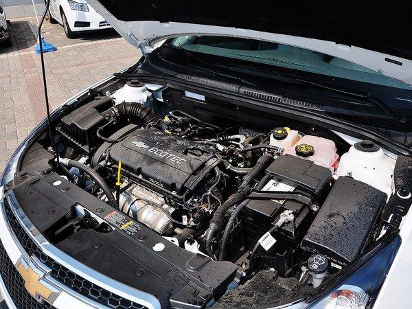 雪佛兰 1.6L SL 手动 发动机主体特写