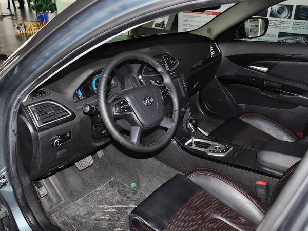 北京汽车(绅宝) 2.3T 自动 中控台左侧