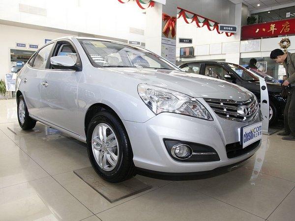 北京现代 1.6L 自动 车辆右侧45度角