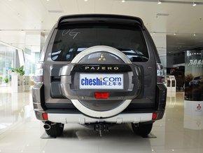 三菱(进口) 3.0L 自动 车辆正后方尾部视角