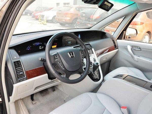 东风裕隆 2.2T 自动 中控台左侧