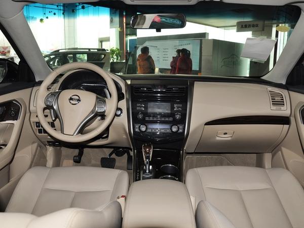 东风日产 2.5L 中控台整体