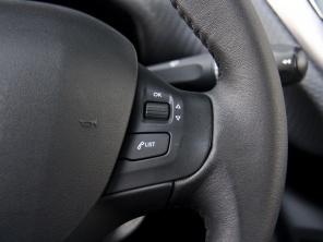 不仅为了打动你 爱卡测试东风标致2008