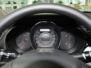 东风悦达起亚 三厢 1.4L 手动 方向盘后方仪表盘