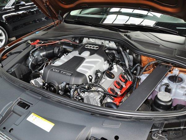 奥迪(进口) 45TFSI quattro 发动机主体特写