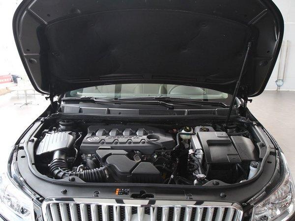 别克 2.4L 发动机局部特写